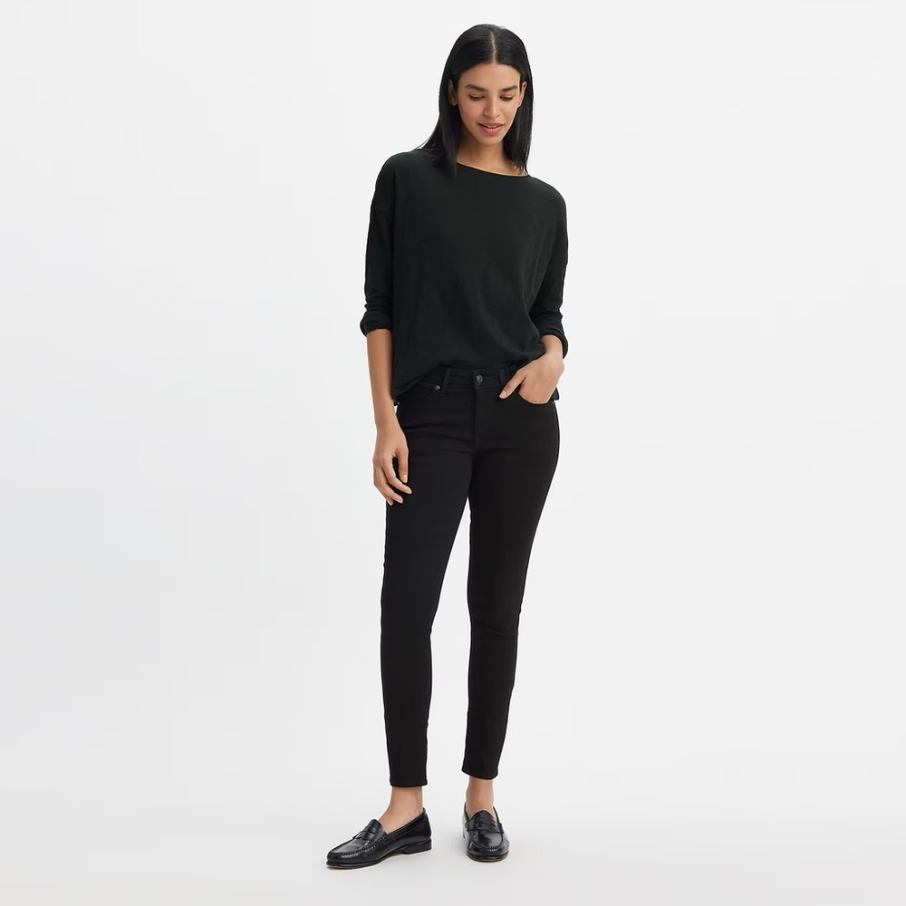New with tags Levi’s 711 SKINNY WOMEN'S JEANS